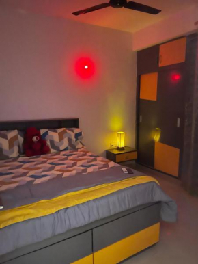 Yellow Butterflies-15 min from Noida sec 52 metro